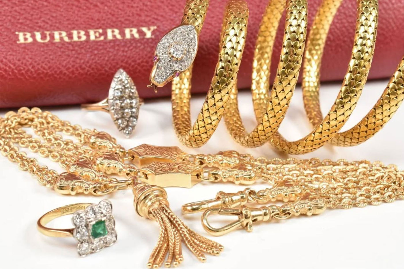 Jewellery at Auction 