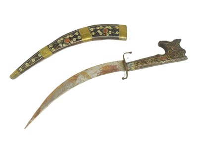 Lot 191 - EARLY 20TH CENTURY MORROCAN NIMCHA DAGGER
