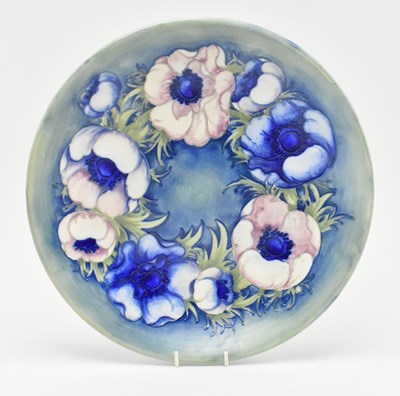 Lot 47 - WILLIAM MOORCROFT - EARLY 20TH CENTURY SALT GLAZED CERAMIC ANEMONE CHARGER