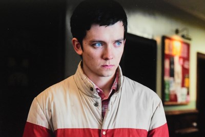 Lot 208 - SEX EDUCATION (NETFLIX) - ASA BUTTERFIELD - SIGNED 8X10" PHOTO - AFTAL