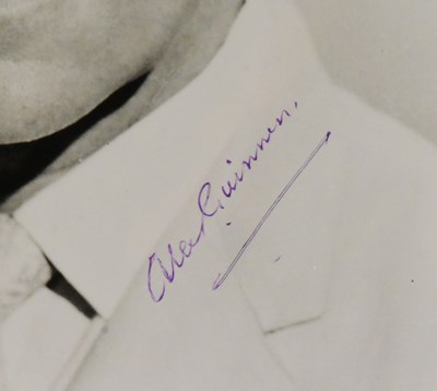 Lot 135 - SIR ALEC GUINNESS (1914-2000) - SIGNED 8X10" PHOTOGRAPH - ACOA