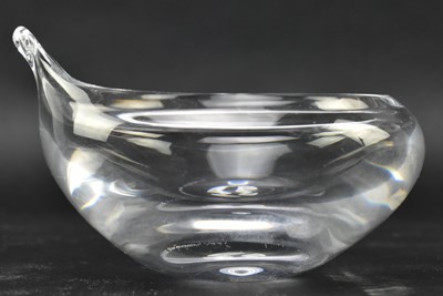 Lot 159 - HANNE DREUTLER FOR ÅHUS GLASHYTTA - 20TH CENTURY SWEDISH GLASS TRINKET DISH