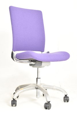 Lot 435 - VERCO - MODERN DESIGN OFFICE SWIVEL DESK CHAIR