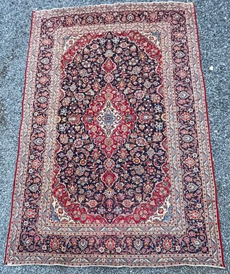 Lot 203 - LARGE 20TH CENTURY PERSIAN ISLAMIC TABRIZ FLOOR CARPET RUG