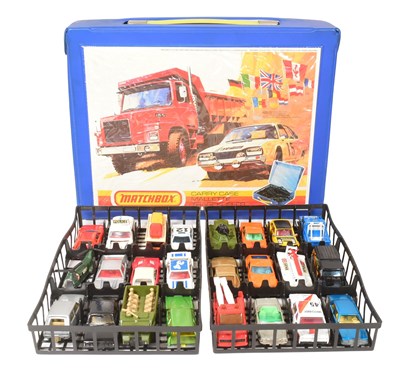 Lot 187 - DIECAST - VINTAGE MATCHBOX CARRY CASE & CARS