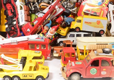 Lot 164 - DIECAST - COLLECTION OF ASSORTED DIECAST MODEL VEHICLES