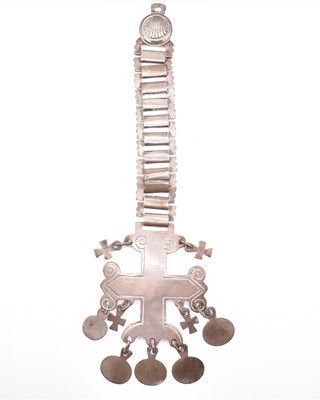 Lot 114 - MAPUCHE TRAPELACUCHA PECTORAL CROSS ORNAMENT