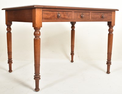 Lot 226C - EARLY 20TH CENTURY MAHOGANY & LEATHER TOP WRITING TABLE