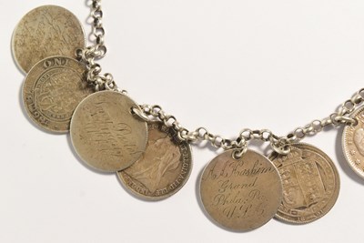 Lot 80 - VAUDEVILLE / THEATRE - NECKLACE ENGRAVED WITH THEATRE MANAGERS