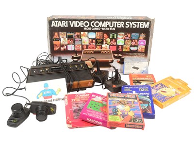 Lot 405 - RETRO GAMING - VINTAGE ATARI CX-2600 COMPUTER CONSOLE