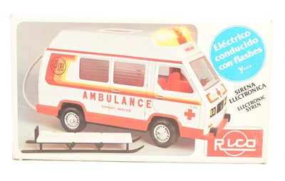 Lot 311 - VINTAGE SPANISH MADE BATTERY OPERATED TOY AMBULANCE
