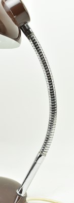 Lot 558 - BAUHAUS STYLE 20TH CENTURY BROWN METAL GOOSENECK DESK LAMP