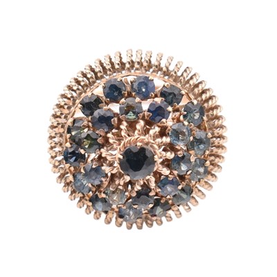Lot 395 - 14CT GOLD & SAPPHIRE CLUSTER RING