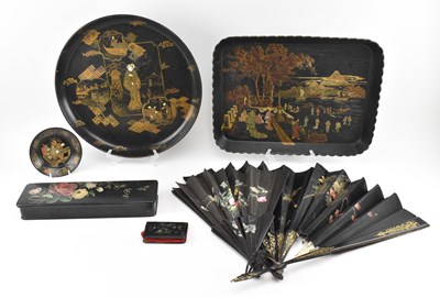 Lot 136 - COLLECTION OF VINTAGE CHINOISERIE BLACK LACQUER WARE INCL. TRAYS & FANS