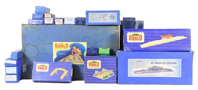 Lot 256 - MODEL RAILWAY - COLLECTION OF HORNBY DUBLO