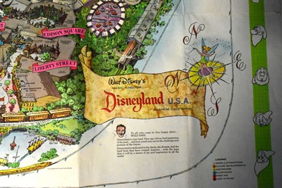 Lot 60 - WALT DISNEY’S DISNEYLAND - ORIGINAL 1964 MAP OF THE RESORT