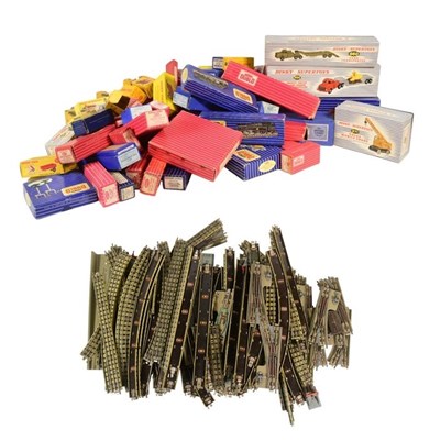 Lot 76 - MODEL RAILWAY - COLLECTION OF HORNBY DUBLO EMPTY BOXES & TRACK