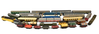 Lot 248 - MODEL RAILWAY - COLLECTION OF OO GAUGE LOCOS & ROLLING STOCK