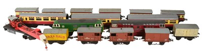 Lot 83 - MODEL RAILWAY - COLLECTION OF O GAUGE LOCOS & ROLLING STOCK