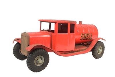 Lot 6 - TINPLATE TOYS - VINTAGE TRIANG LINES BROS TINPLATE PETROL TANKER