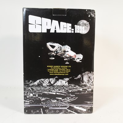 Lot 404 - SPACE 1999 – GERRY ANDERSON – ROBERT HARROP FIGURINE / STATUE