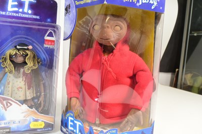 Lot 443 - ET - THE EXTRA TERRESTRIAL - COLLECTION OF ET MEMORABILIA