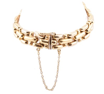 Lot 60 - 18CT GOLD GATE LINK BRACELET