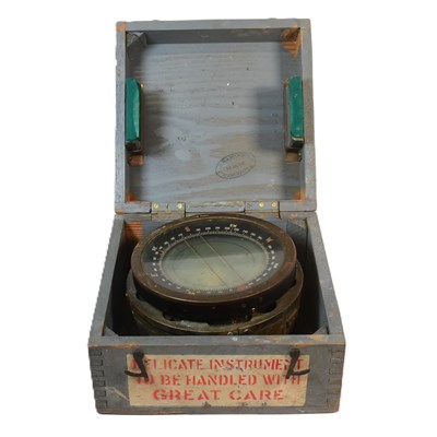 Lot 203 - WWII SECOND WORLD WAR RAF NAVIGATIONAL COMPASS