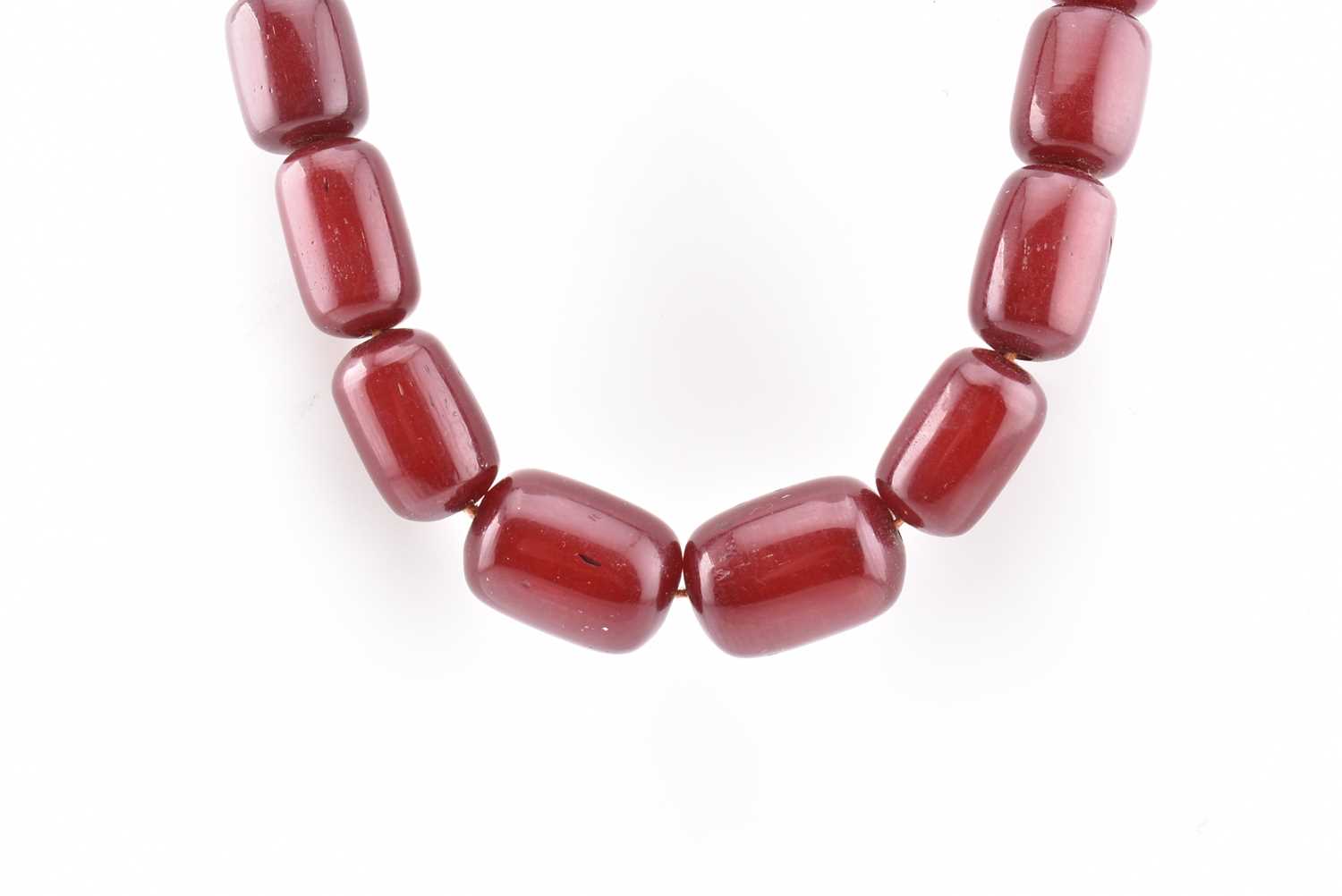 Lot 59 - VINTAGE CHERRY AMBER BAKELITE BEAD NECKLACE