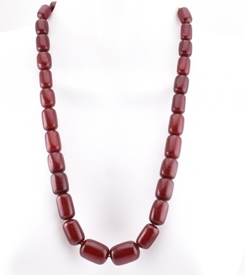 Lot 59 - VINTAGE CHERRY AMBER BAKELITE BEAD NECKLACE