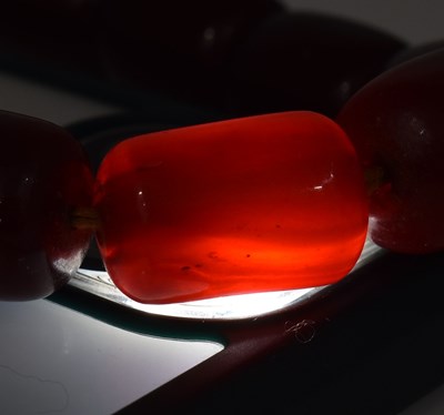 Lot 59 - VINTAGE CHERRY AMBER BAKELITE BEAD NECKLACE