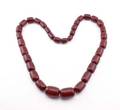 Lot 59 - VINTAGE CHERRY AMBER BAKELITE BEAD NECKLACE