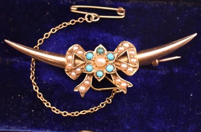 Lot 131 - VICTORIAN GOLD TURQUOISE & PEARL CRESCENT BOW BROOCH PIN