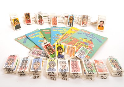 Lot 539 - LARGE COLLECTION OF 1960S / 70S SUN SOCCER CARDS & ALBUMS