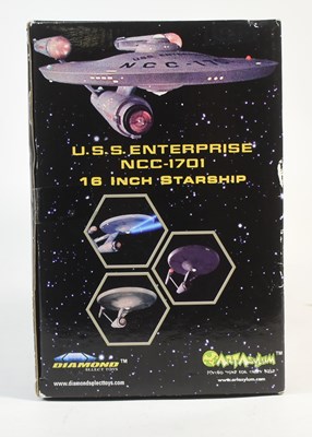 Lot 592 - STAR TREK - DIAMOND SELECT USS ENTERPRISE ELECTRONIC STAR SHIP
