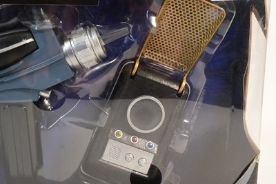 Lot 619 - STAR TREK - DIAMOND SELECT PHASER PISTOL & COMMUNICATION SET