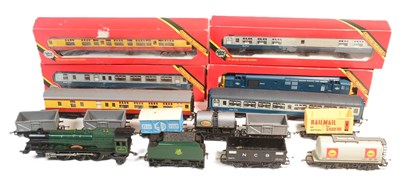 Lot 305 - MODEL RAILWAY - COLLECTION OF VINTAGE HORNBY MODEL RAILWAY