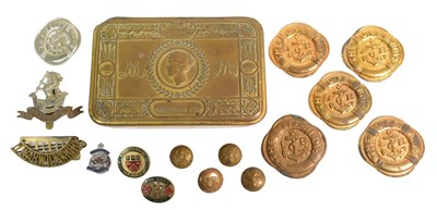 Lot 137 - WWI FIRST WORLD WAR PRINCESS MARY TIN & ASSORTED BADGES