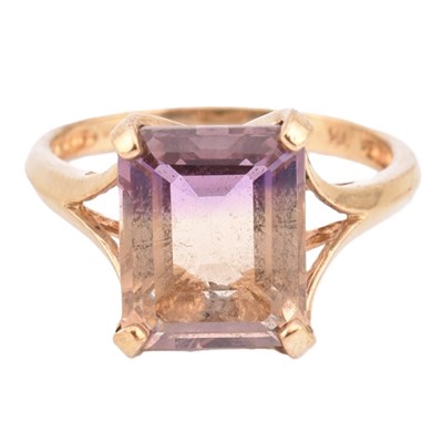 Lot 247 - HALLMARKED 9CT GOLD & AMETRINE RING