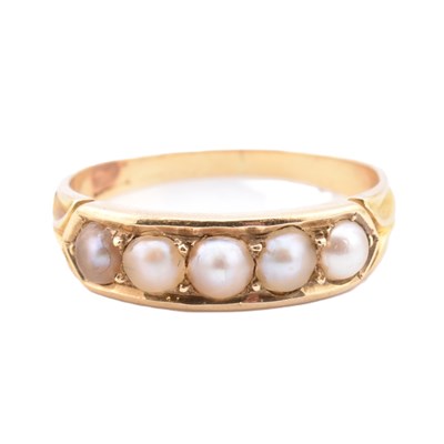Lot 216 - GOLD & PEARL FIVE STONE RING