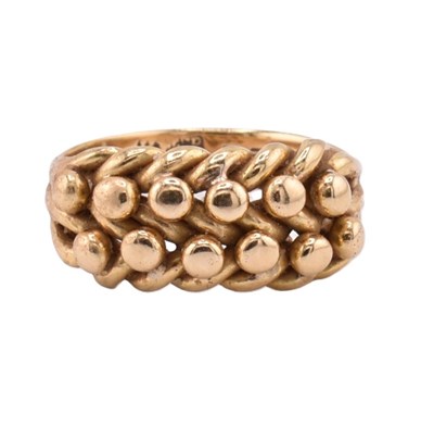 Lot 31 - GEORGE V HALLMARKED 18CT GOLD KEEPERS RING