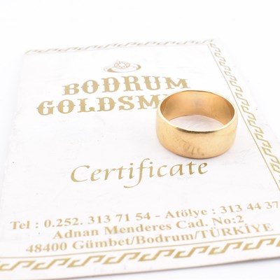 Lot 132 - TURKISH 18CT GOLD BAND RING