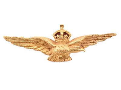 Lot 19 - GOLD & ENAMEL RAF FORCES SWEETHEART EAGLE BROOCH PIN