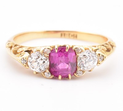 Lot 3 - EARLY 20TH CENTURY RUBY & DIAMOND RING