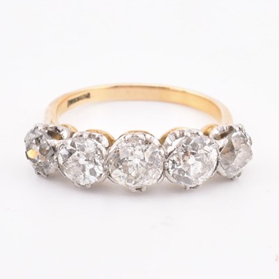 Lot 35 - 18CT GOLD & PLATINUM DIAMOND FIVE STONE RING
