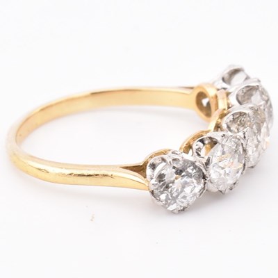 Lot 35 - 18CT GOLD & PLATINUM DIAMOND FIVE STONE RING