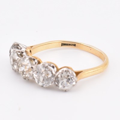 Lot 35 - 18CT GOLD & PLATINUM DIAMOND FIVE STONE RING