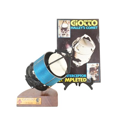 Lot 3 - SPACE EXPLORATION - GIOTTO - HALLEY'S COMET - PEWTER DESK MODEL