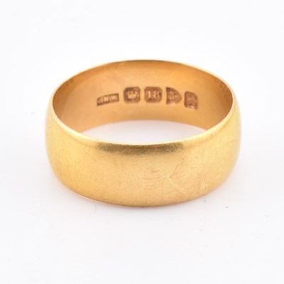 Lot 199 - HALLMARKED 18CT GOLD BAND RING