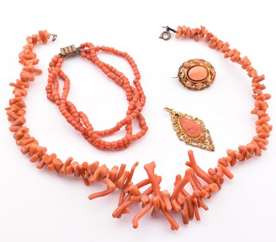 Lot 96 - COLLECTION OF 19TH CENTURY & LATER CORAL JEWELLERY